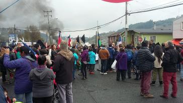 Protestierende Bürger blockieren die Straßen der Insel Chiloé