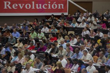 Delegierte beim 7.Parteitag der KP Kubas