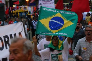 Unter dem Motto "Fora Temer" protestierten am Freitag tausende Menschen in über 34 Städten gegen die neoliberale Interimsregierung unter Michel Temer sowie gegen die Privatisierung des Erdölkonzerns Petrobras