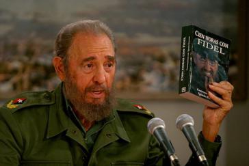 Fidel Castro stellte in der kubanischen TV-Sendung "Mesa Redonda" das Buch von Ignacio Ramonet vor Fidel Castro stellte in der kubanischen TV-Sendung "Mesa Redonda" das Buch von Ignacio Ramonet vor