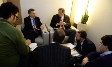 Macri im Gespräch mit argentinischen Journalisten beim Weltwirtschaftsforum in Davos Macri im Gespräch mit argentinischen Journalisten beim Weltwirtschaftsforum in Davos