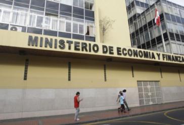 Sitz des Wirtschafts- und Finanzministeriums in Lima. Die Regierung Perus weist die Forderungen von Gramercy zurück Sitz des Wirtschafts- und Finanzministeriums in Lima. Die Regierung Perus weist die Forderungen von Gramercy zurück