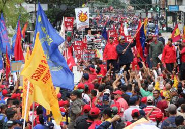 Präsident Maduro in Venezuela inmitten der Demonstranten