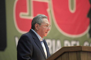 Raúl Castro bei seiner Rede zum Abschluss des 7. Parteitages der Kommunistischen Partei Kubas