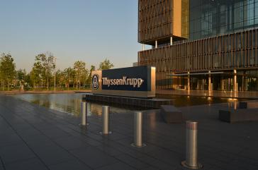 Eingang des Thyssenkrupp-Hauptquartiers in Essen. Kritik an Politik in Brasilien Eingang des Thyssenkrupp-Hauptquartiers in Essen. Kritik an Politik in Brasilien
