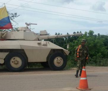 Eines der gepanzerten Kampffahrzeuge der kolumbianischen Armee an der Grenze zu Venezuela
