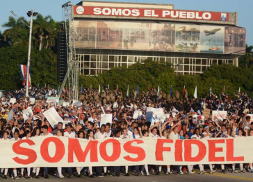 "Wir sind Fidel" – Fronttransparent der Demonstration