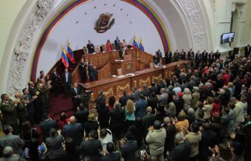 Venezuelas Präsident Maduro legte der verfassunggebenden Versammlung acht Gesetzesprojekte für die Wirtschaft
