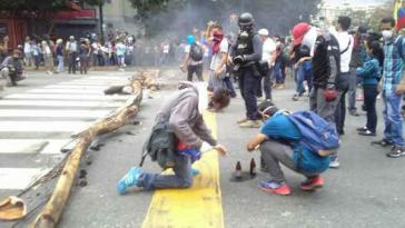 Bis zum Montagabend gingen die Gewaltaktionen kleiner Guppen im wohlhabenden Osten von Caracas weiter