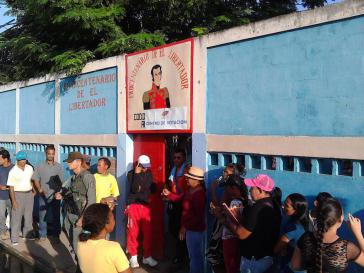 Für die Wahlen der Gouverneure für die 23 Bundesstaaten Venezuelas wurden mehr als 13.500 Wahllokale eingerichtet