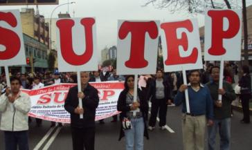 Lehrergewerkschaft SUTEP in Peru streikt für Anhebung des Mindestlohns und Kündigungsschutz