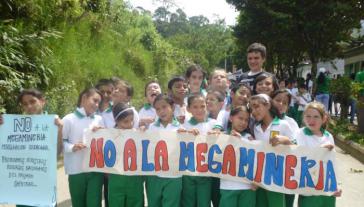 Protest im Bezirk Pijao im Departamento Quindío, Kolumbien: "Nein zu dem Megabergbau"