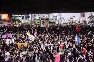 Demonstration mit mehreren zehntausend Menschen am 30. Oktober in São Paulo. Seit dem Wahlsieg Bolsonaros reißen die Proteste in Brasilien nicht mehr ab