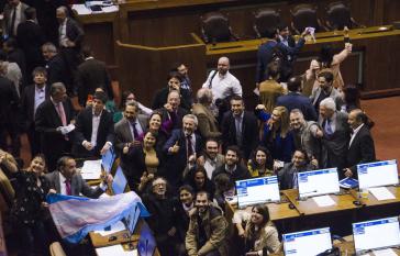 Freude nach dem Abstimmungsergebnis vom 15. September über das Gesetz über Geschlechteridentität in der Abgeordnetenkammer in Chile