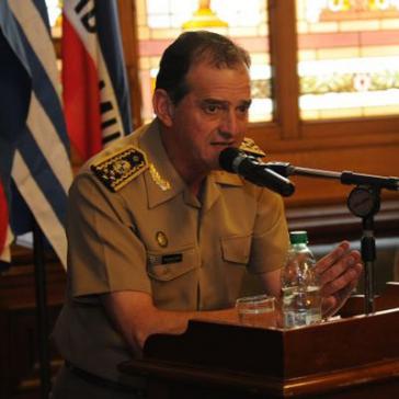 Gegen den Oberkommandierenden der Streitkräfte Uruguays, General Guido Manini Rios, hat Präsident Vázquez 30 Tage Arrest verhängt