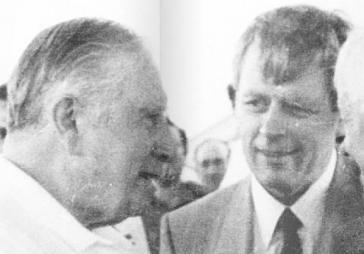 Hartmut Hopp im Gespräch mit dem chilenischen Diktator Augusto Pinochet. Hartmut Hopp im Gespräch mit dem chilenischen Diktator Augusto Pinochet.