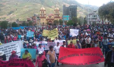 Kundgebung während des Streiks in Huancavelica, Peru