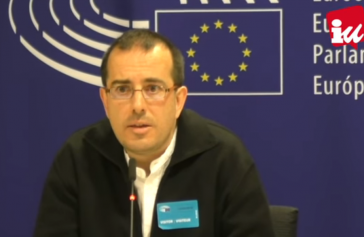 Der Koordinator des Berichts der Internationalen Überprüfungskommission für Menschenrechte in Kolumbien, Joaquín Sánchez, bei der Pressekonferenz in Brüssel (Screenshot)
