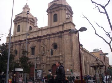 Die katholische Kirche ist auch in Chile eine mächtige Institution. Im Bild Santo Domingo in der Hauptstadt des Landes