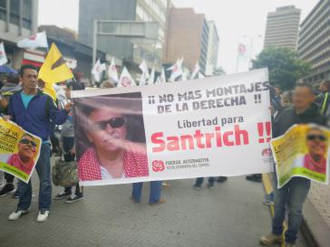 In Kolumbien fordern Demonstranten die Freilassung des Farc-Politikers Jesús Santrich