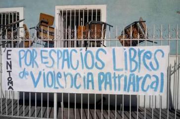"Für Räume, die frei sind von patriarchaler Gewalt": Studentinnen halten Universitäten in Chile besetzt