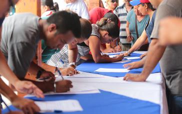 Anhänger der Regierung Ortega sammeln Unterschriften unter dem Motto "Gerechtigkeit für die Opfer des Terrorismus“