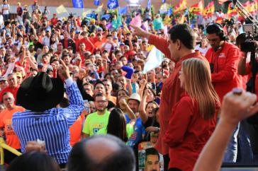 Venezuelas Präsident Maduro bei der Vereidigung seines Wahlkampfteams für die Präsidentschaftswahlen am 20. Mai