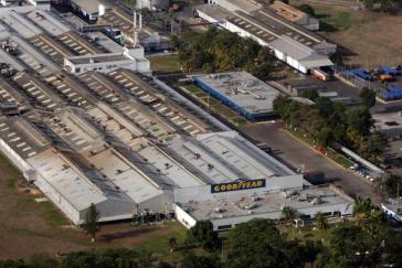 Die Reifenproduktion im geschlossenen Goodyear-Werk in Valencia solle jetzt von den Arbeitern weitergeführt werden Die Reifenproduktion im geschlossenen Goodyear-Werk in Valencia solle jetzt von den Arbeitern weitergeführt werden