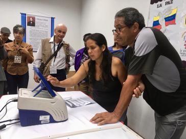 Bei der Auszählung der Wahlen in Venezuela. Die EU erkennt den Urnengang nicht an