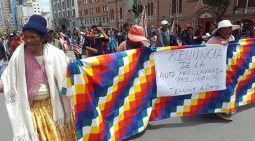 Protestierende in Bolivien fordern Rücktritt der selbsternannten Präsidentin Jeanine Añez