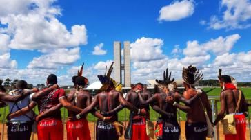 Rund 4.000 Indigene protestieren vom 24. bis 26. April am brasilianischen Regierungssitz