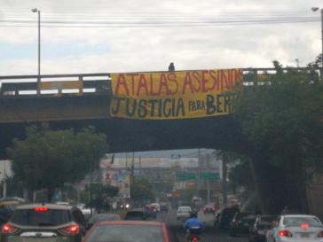 Ein Plakat in Tegucigalpa am Morgen des Schuldspruchs im Mordfall Berta Cáceres am 29. November