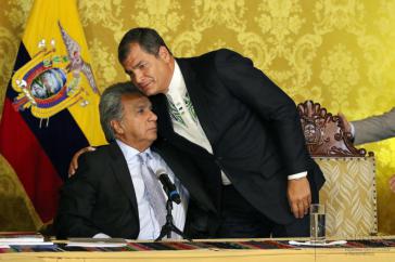 Einst Weggefährten, heute erbitterte Gegner: Ecuadors amtierender Präsident Lenín Moreno und sein Vorgänger Rafael Correa bei der Amtsübergabe im April 2017 Einst Weggefährten, heute erbitterte Gegner: Ecuadors amtierender Präsident Lenín Moreno und sein Vorgänger Rafael Correa bei der Amtsübergabe im April 2017