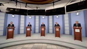 Kandidaten für die Präsidentschaft in El Salvador in der TV-Debatte (Screenshot)