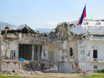 Nach einem verheerenden Erdbeben im Jahr 2008 - hier der zerstörte Präsidentenpalast - gewährten die USA Menschen aus Haiti einen Schutzstatus