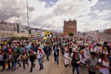 Demonstration in Medellín am Dienstag. Der landesweite Streik geht weiter und findet zunehmend Unterstützung Demonstration in Medellín am Dienstag. Der landesweite Streik geht weiter und findet zunehmend Unterstützung