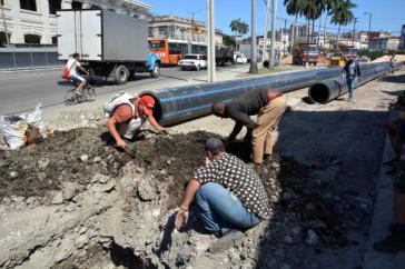 Die neue Wasserleitung soll die Zeit der Tankwagen in Habana Vieja endgültig beenden