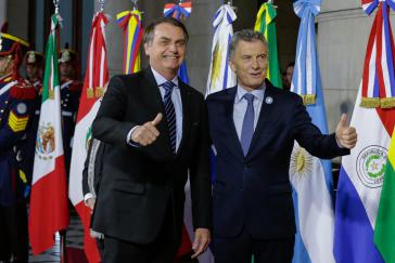 Feiern das Abkommen mit der EU: Die Präsidenten von Brasilien, Jair Bolsonaro (li), und Argentinien, Mauricio Macri, beim Mercosur-Gipfel in Santa Fé, Juli 2019 Feiern das Abkommen mit der EU: Die Präsidenten von Brasilien, Jair Bolsonaro (li), und Argentinien, Mauricio Macri, beim Mercosur-Gipfel in Santa Fé, Juli 2019