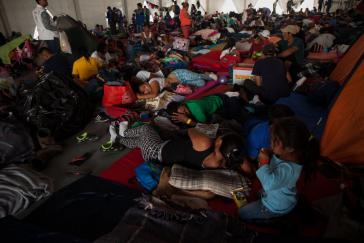 Migranten aus Zentralamerika in einem Flüchtlingslager in Mexiko-Stadt