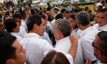 Der venezolanische Oppositionspolitiker und selbsternannte Interimspräsident Guaidó mit Kolumbiens Präsident Duque beim Konzert in Cucutá