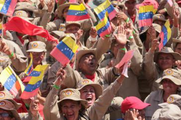 Unter den Demonstrierenden gegen den US-geführten Putschversuch in Venezuela am 2. Februar 2019 waren auch zahlreiche Mitglieder der Bolivarischen Milizen