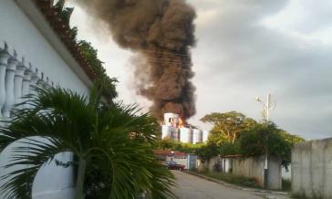 Nach einer Explosion brannte die Gasabfüllanlage in Ocumare del Tuy