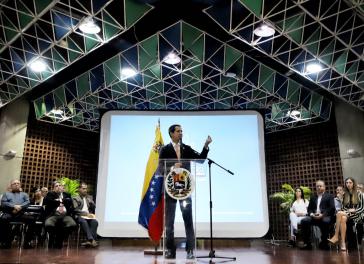 Lehnt Parlamentswahlen ab und besteht auf dem Sturz der Regierung Maduro: Guaidó bei einer Ansprache vor Anhängern am 1. November