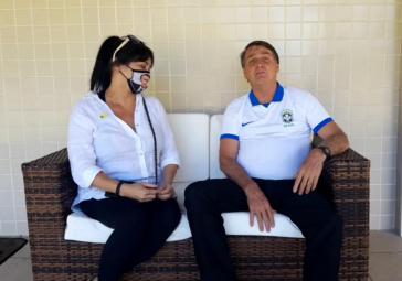 "Korruption ist beendet", erklärt Brasiliens Realitäsverweigerer Nummer 1, Jair Bolsonaro vom Sofa aus (ScreenShot) "Korruption ist beendet", erklärt Brasiliens Realitäsverweigerer Nummer 1, Jair Bolsonaro vom Sofa aus (ScreenShot)
