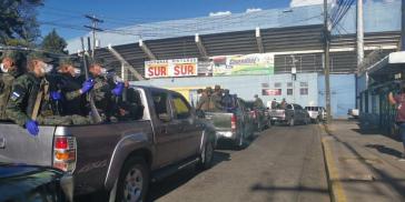 Sicherheitskräfte drangen in Honduras auf der Suche nach Infizierten im Hauptstadtdistrikt in 240 Häuser ein Sicherheitskräfte drangen in Honduras auf der Suche nach Infizierten im Hauptstadtdistrikt in 240 Häuser ein
