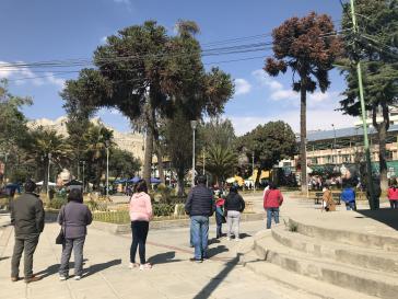 Warteschlange vor einem Wahllokal im Süden der Hauptstadt La Paz