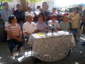 Vertreter aus Capulálpam de Méndez auf der Pressekonferenz in Oaxaca-Stadt Vertreter aus Capulálpam de Méndez auf der Pressekonferenz in Oaxaca-Stadt