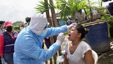 Bisher wurde in Ecuador unzureichend auf Covid-19-Infizierungen getestet. Nach neuesten Zahlen sind rund 50 Prozent der Getesteten positiv Bisher wurde in Ecuador unzureichend auf Covid-19-Infizierungen getestet. Nach neuesten Zahlen sind rund 50 Prozent der Getesteten positiv