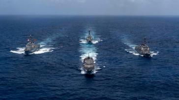 Kriegsschiffe der US-Navy führen "maritime Sicherheitsoperationen" in der Karibik durch (Aufnahme vom 15. Mai)