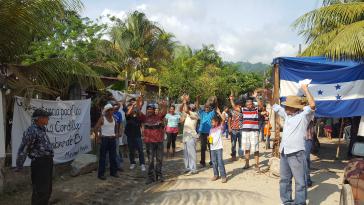 In der Gemeinde Pajuiles wehren sich die Bewohner:innen gegen ein illegales Wasserkraftwerk. Sie haben sich in einer offenen Gemeindeversammlung mehrheitlich dagegen ausgesprochen
